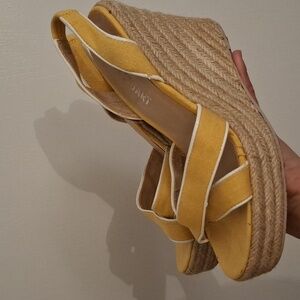 Yellow wedges 6.5